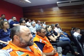 Defesa Civil de Sabáudia participa de treinamento no Corpo de Bombeiros