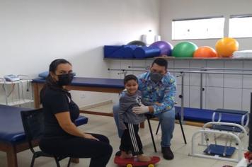 Crianças contam com fisioterapia na UBS Hermelinda