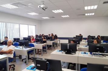Adolescentes participam de curso no SENAC em Arapongas