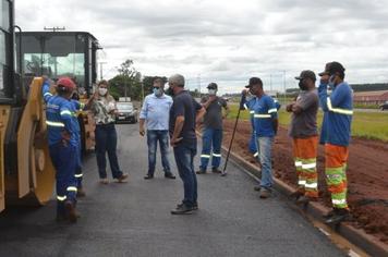 Prefeitura realiza Obras de infraestrutura na marginal do Parque Industrial