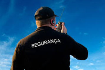 POLICIAIS  NA FESTA