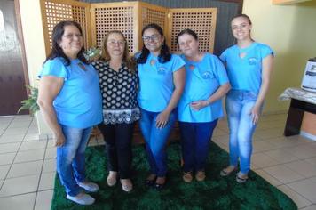 Idosos comemoram Dia dos Pais