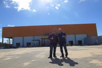 Prefeito Hugo visita instalações da empresa Tradição Minas