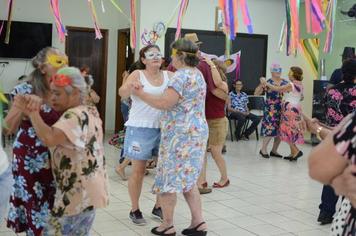 No Centro do Idoso de Sabáudia já é carnaval