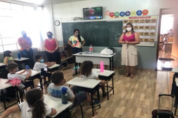 VICE-PREFEITA VISITA CMEI NO DIA DA MULHER