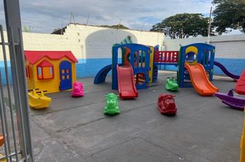 CMEI Criança Feliz ganha brinquedos novos