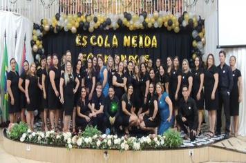 Formatura da Escola Neida é marcada por homenagens