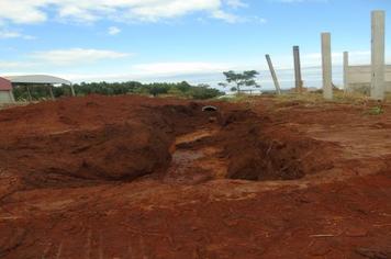 Execução de rede de galeria pluvial continua na Marginal da Rodovia PR-218