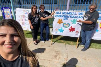 Escolas de Sabáudia participam de passeata