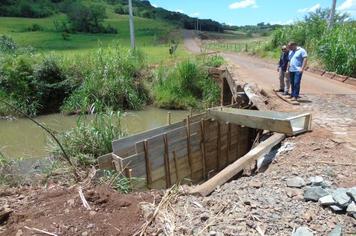 PONTE RECEBE MANUTENÇÃO