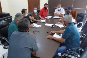 Equipe se reúne para discutir trabalhos do Executivo