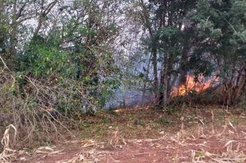 Defesa Civil de Sabáudia intensifica combate à incêndios