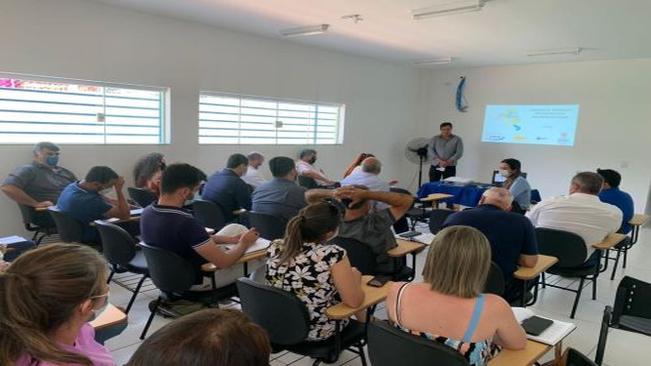 Prefeito e Secretária representam Sabáudia em reunião do CISVIR
