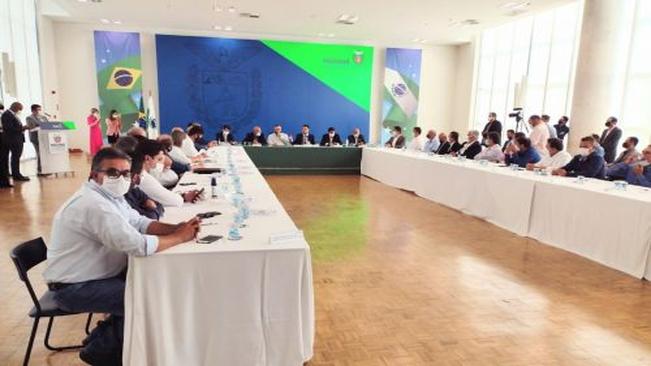 PREFEITO PARTICIPA DE REUNIÃO DA AMUNORP