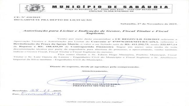 Prefeito Hugo Manueira assina abertura de licitação para reforma da praça da Igreja