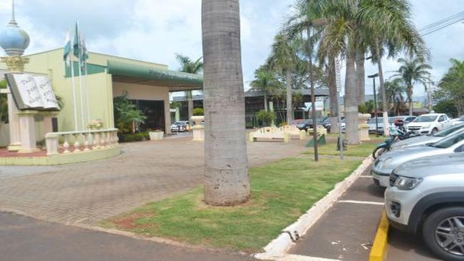 Meio Ambiente executa limpeza urbana na cidade