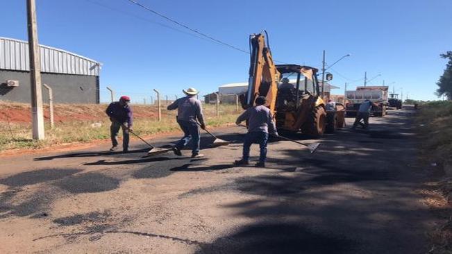 Seisuma faz manutenção da malha viária