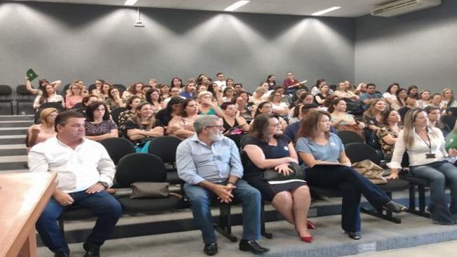 Secretaria de Educação Municipal de Sabáudia participa de capacitação