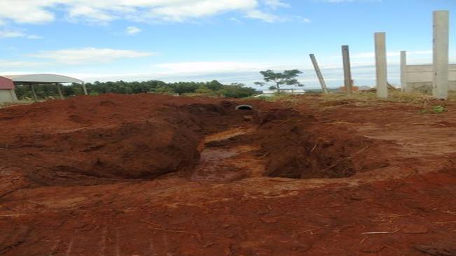 Execução de rede de galeria pluvial continua na Marginal da Rodovia PR-218